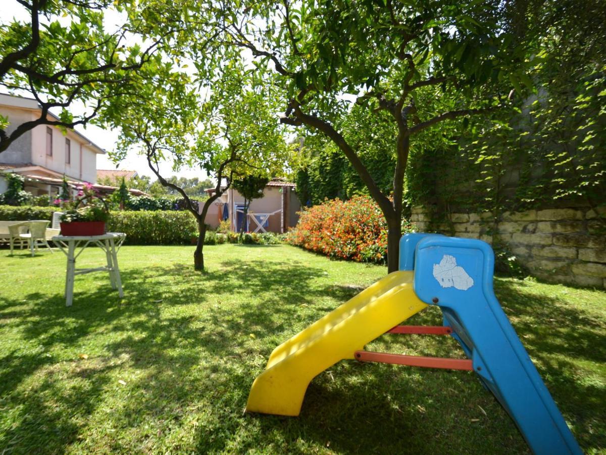 Villa Casa unifamiliar con jard n privado Agnone Bagni Exterior foto